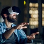 Claves para emprender con éxito en el sector de la política y la realidad virtual